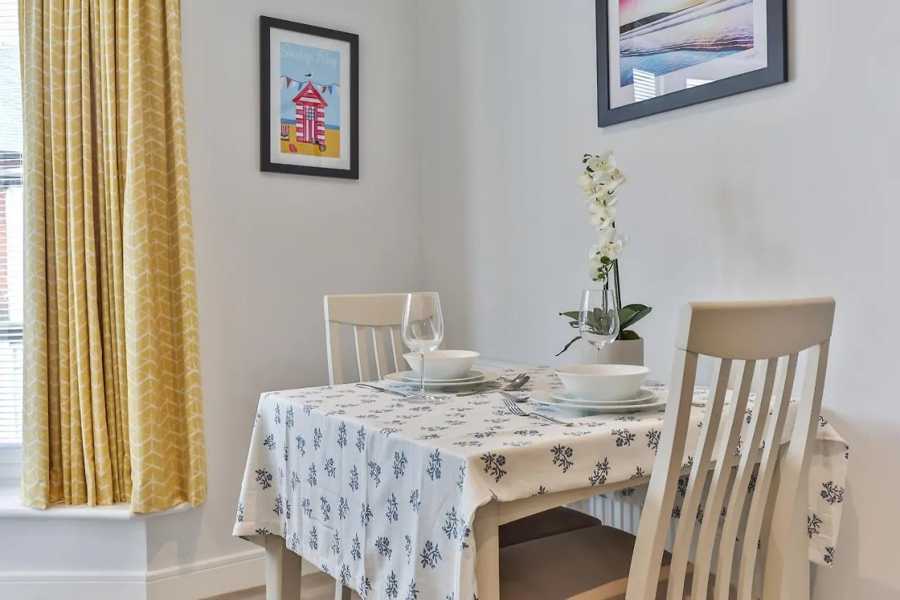 Finest Retreats - 13 Belle House - Apartment 2 Filey